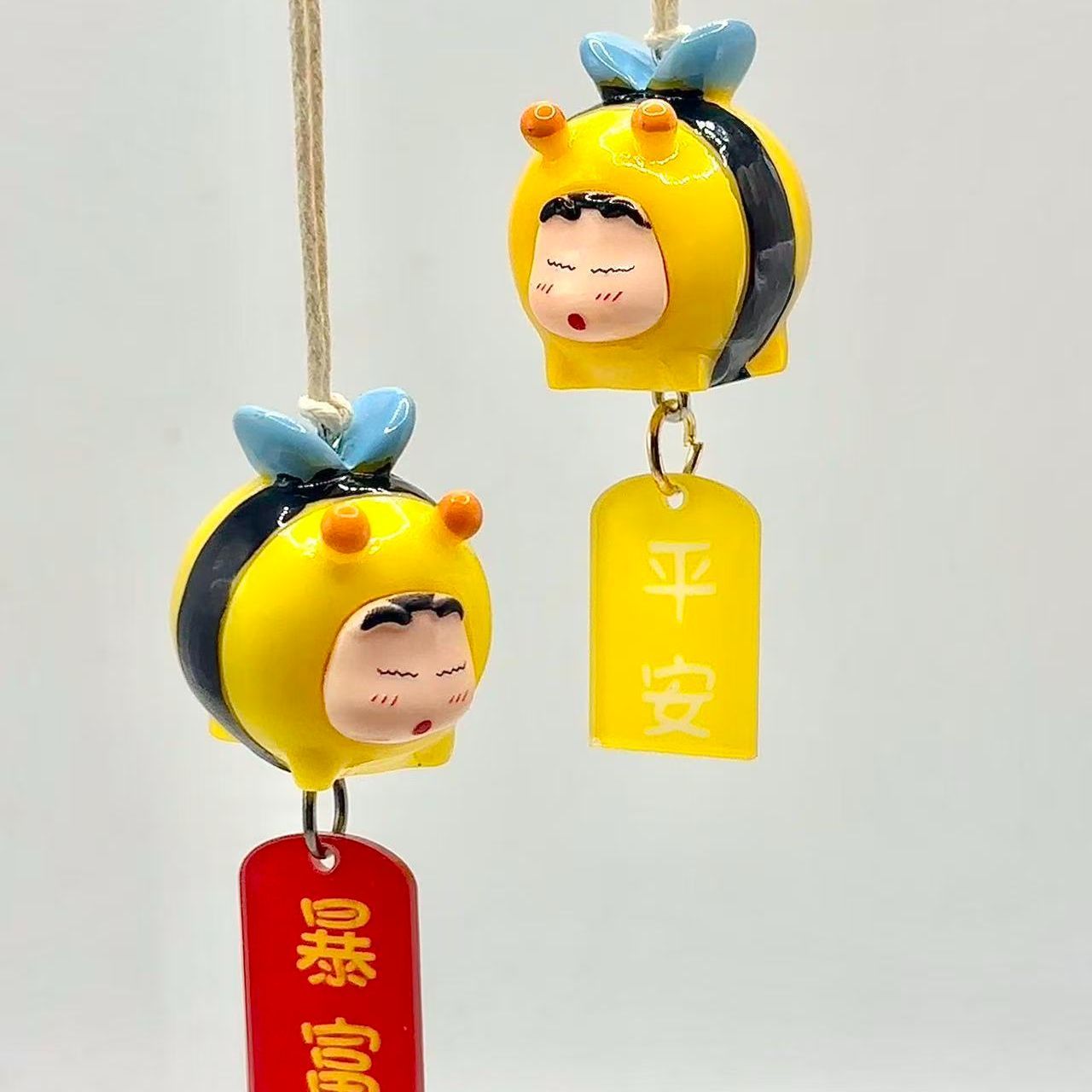 Crayon Shin-chan Bee Cosplay F - огляд і ціна Car Accessories Company